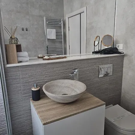 Апартаменты M's Cozy Rest Mamaia Nord